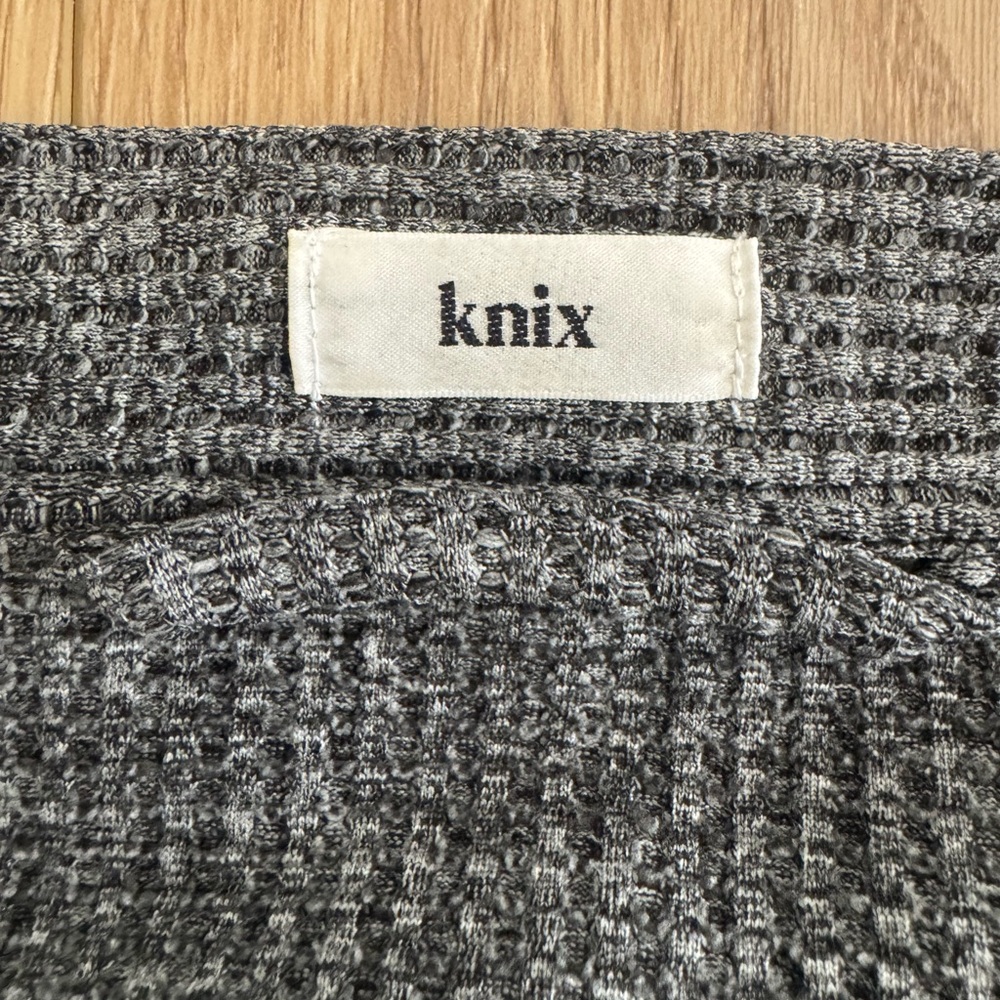 Knix Charcoal Textured Waffle Robe - Plus Size - Picture 4 of 6